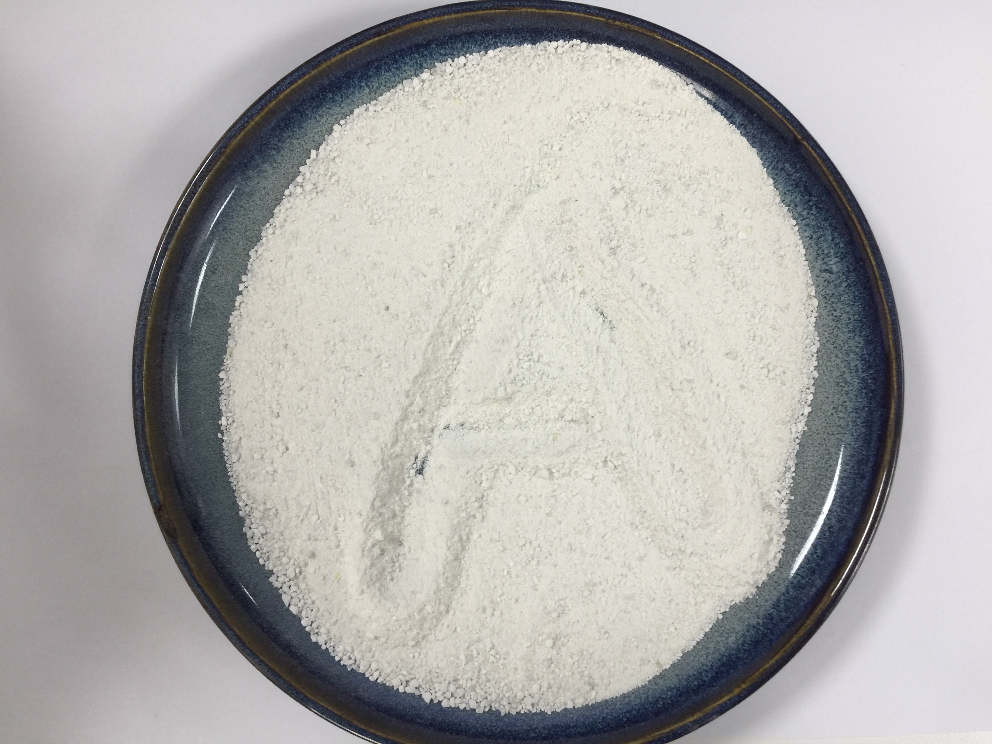 Vật liệu mài trắng nung lọc alumina được thiết kế