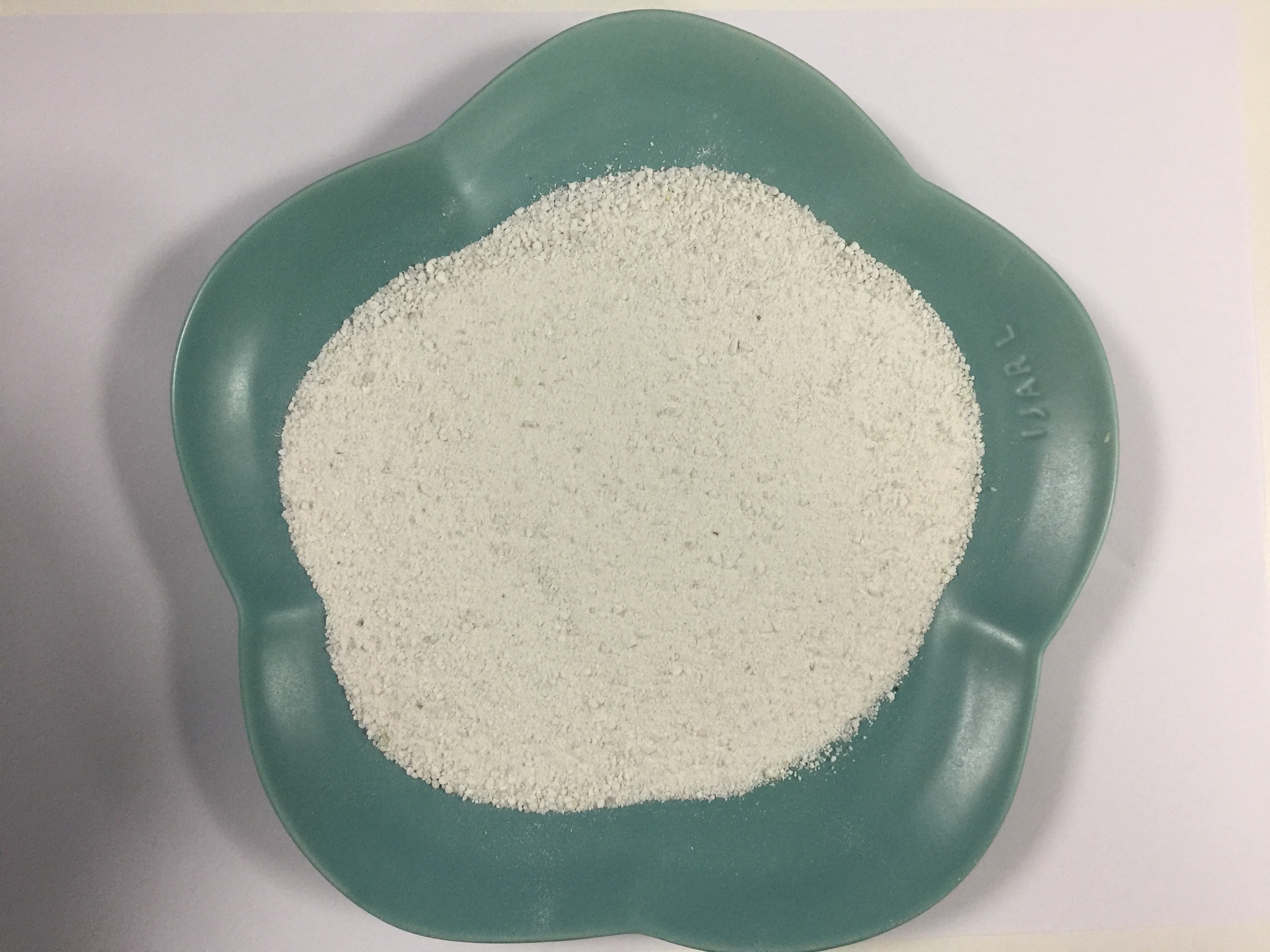 Sản xuất bằng gốm và thủy tinh sản xuất màu trắng hợp nhất được thiết kế